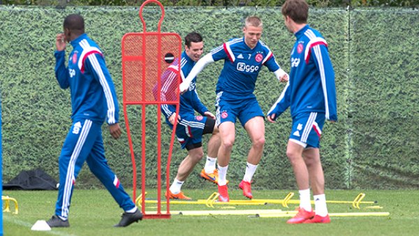 胁进一步放 胁进一步放