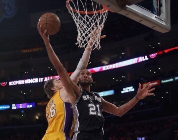 补射破门 补射破门